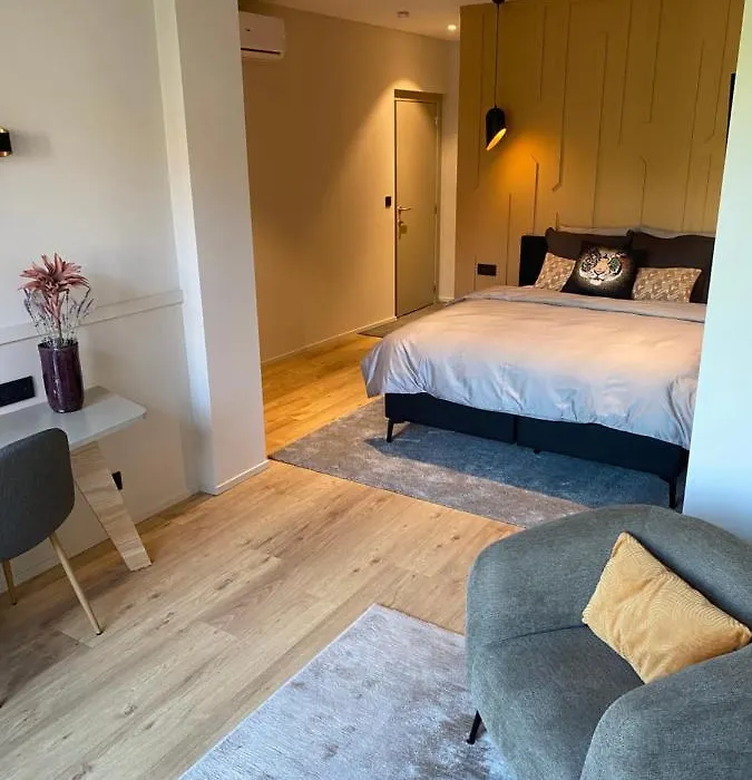 Good Mood - Chambres Et Suite-1